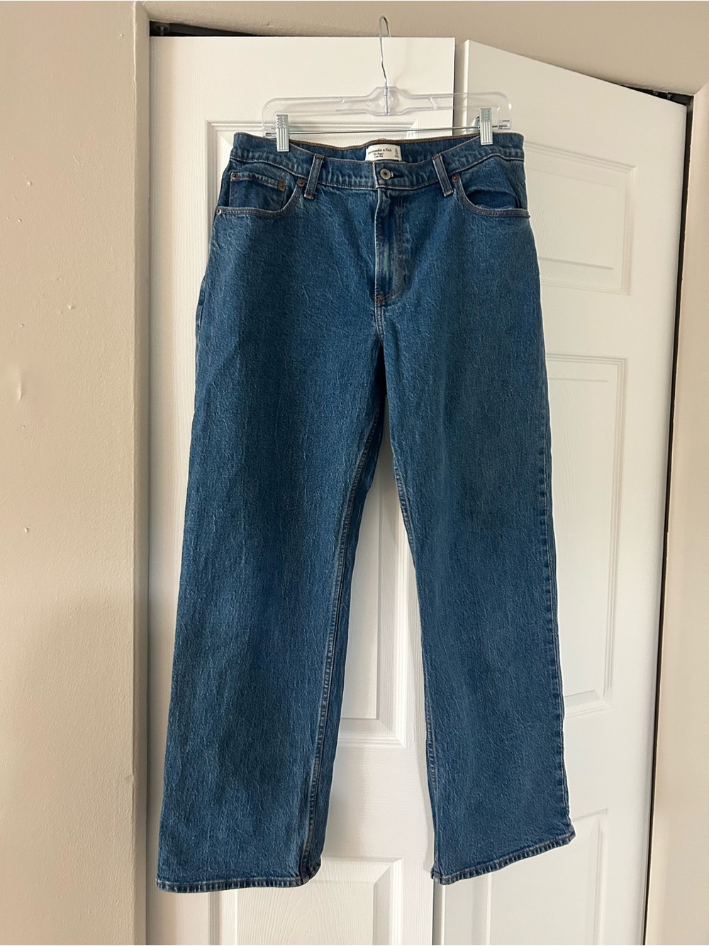 Abercrombie and Fitch The Baggy Low Rise Women’s Blue Medium Wash Jeans Size 12